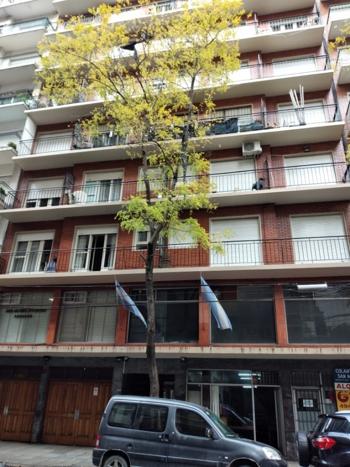 SOLIDO 3 AMBIENTES EXTERNOS, 2 BAÑOS, PROXIMO PLAZA MITRE.