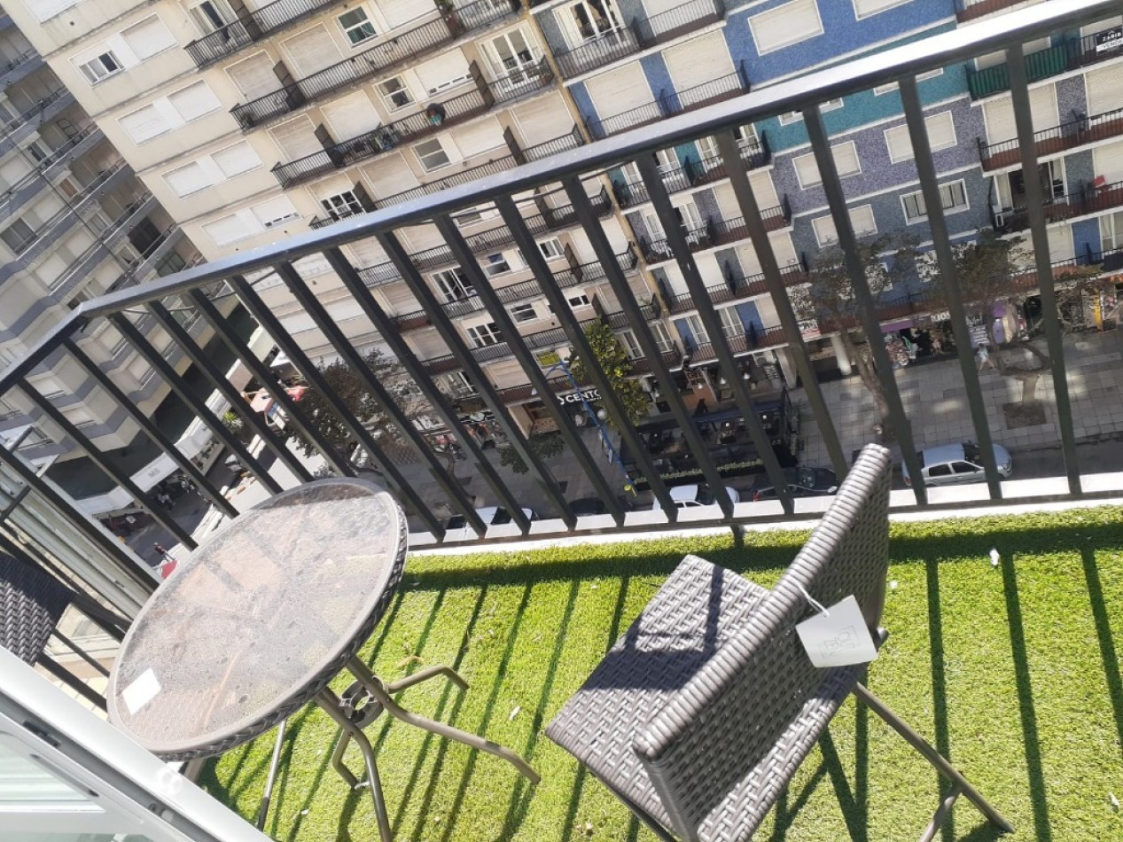 3 AMB.VISTA PLAZA COLON, A METROS DEL MAR. A NUEVO.