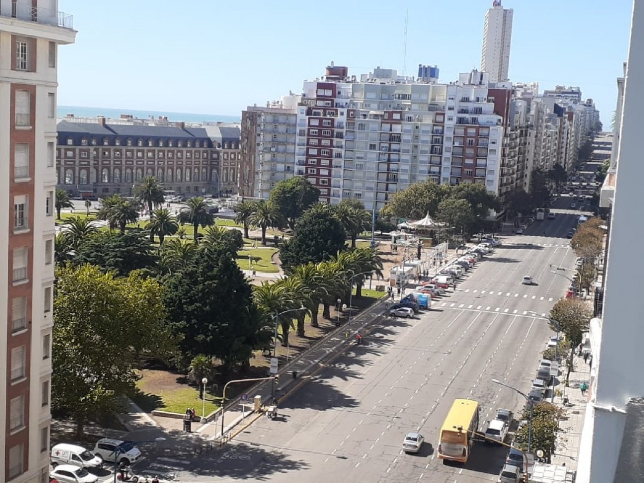 3 AMB.VISTA PLAZA COLON, A METROS DEL MAR. A NUEVO.