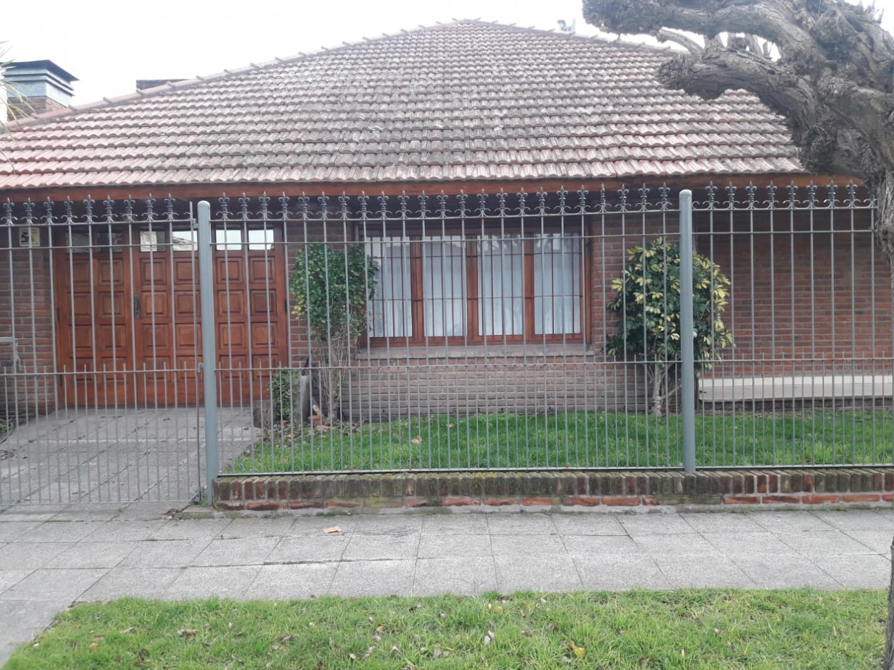 CHALET MUY BUENA CONSTRUCCION ZONA VILLA PRIMERA.