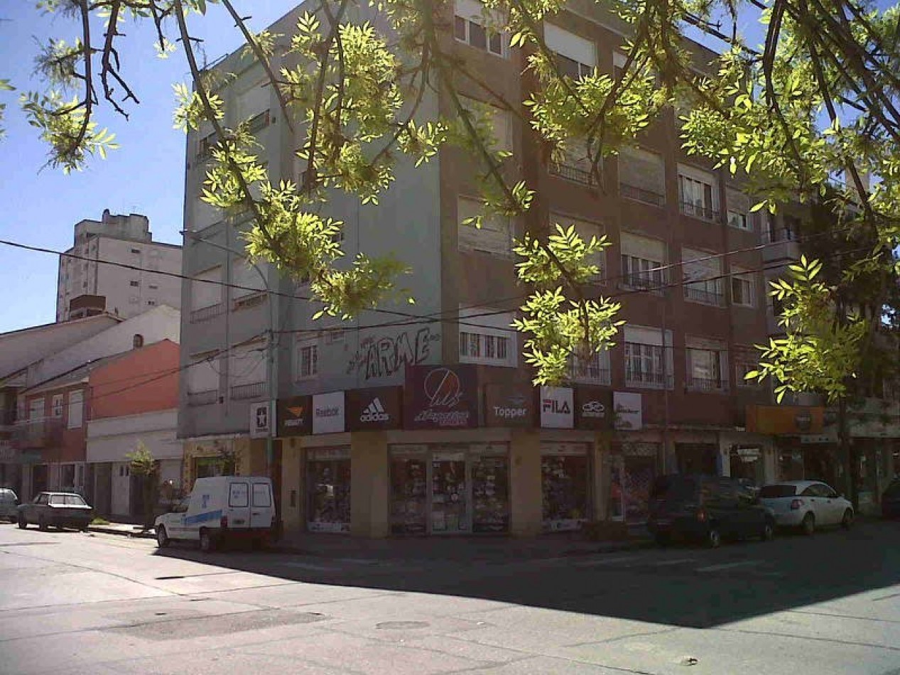 DEPARTAMENTO 3 AMB.EXTERNOS.ZONA RIVADAVIA Y SAN JUAN. CON O SIN RENTA.
