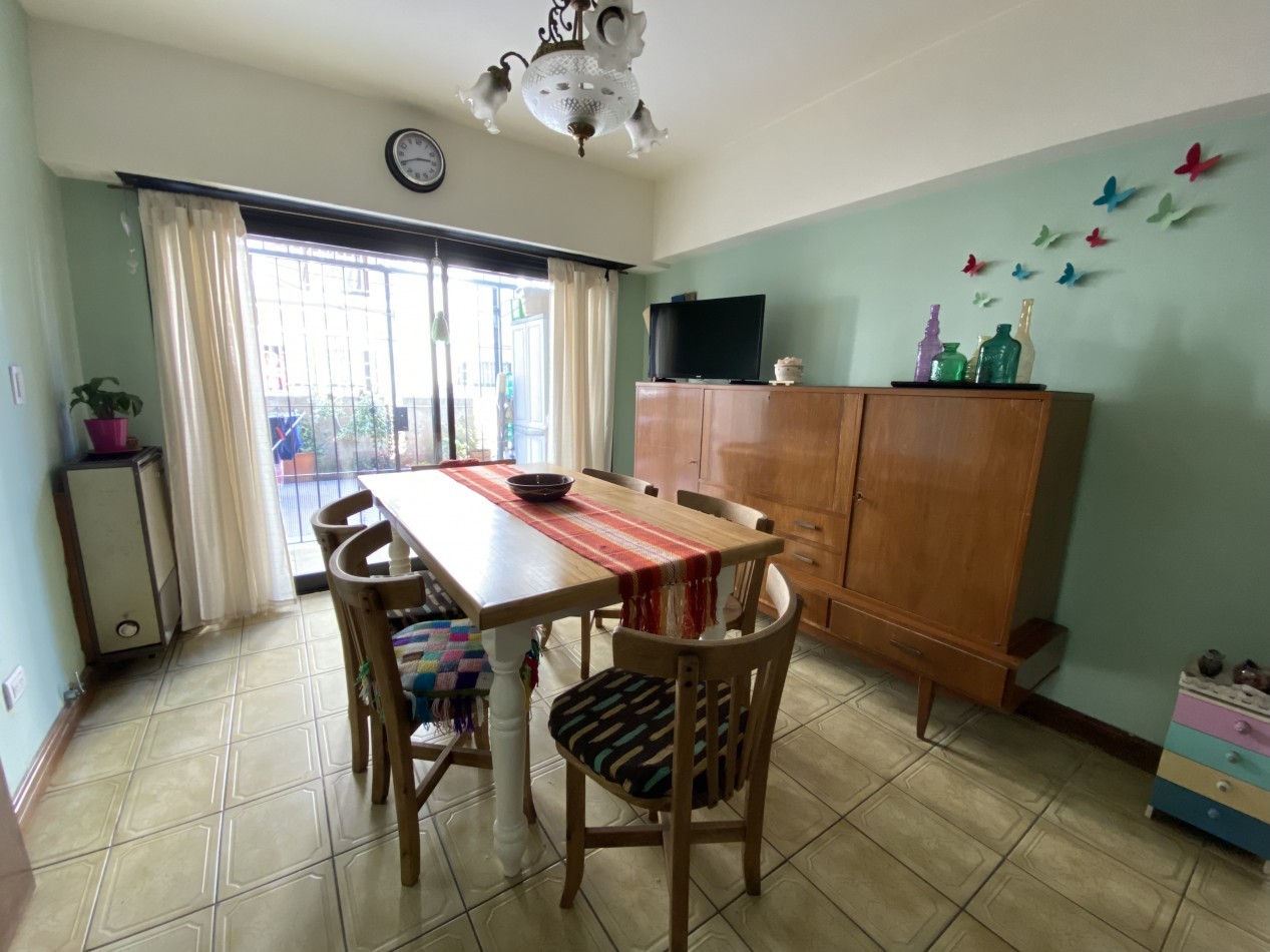 HERMOSO  4 AMB A LA CALLE CON JARDIN. AMPLIO  EXTERNO. USA 85.000 APTO CREDITO