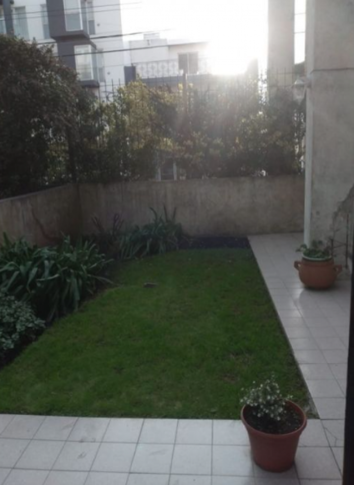 HERMOSO  4 AMB A LA CALLE CON JARDIN. AMPLIO  EXTERNO. USA 85.000 APTO CREDITO