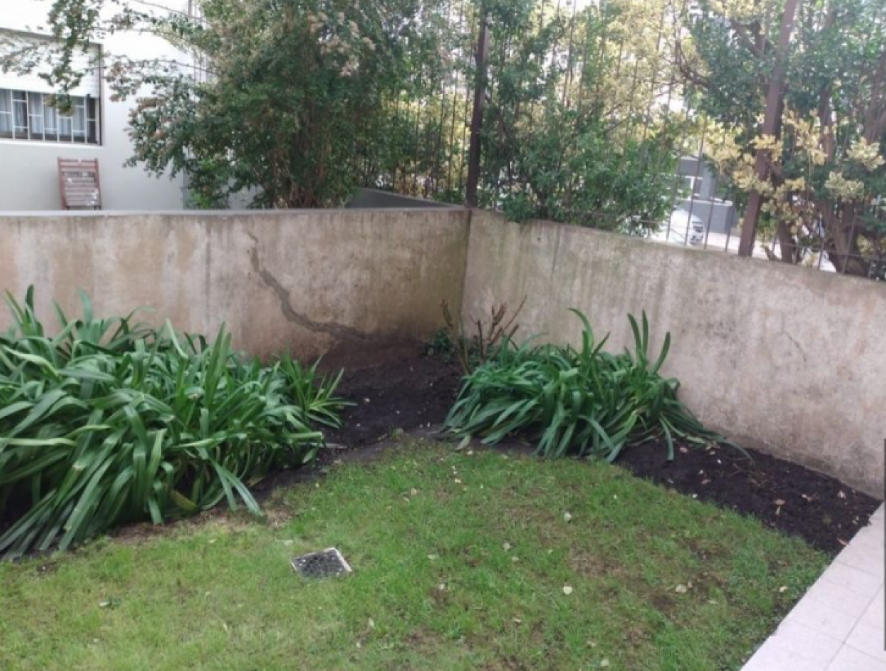 HERMOSO  4 AMB A LA CALLE CON JARDIN. AMPLIO  EXTERNO. USA 85.000 APTO CREDITO