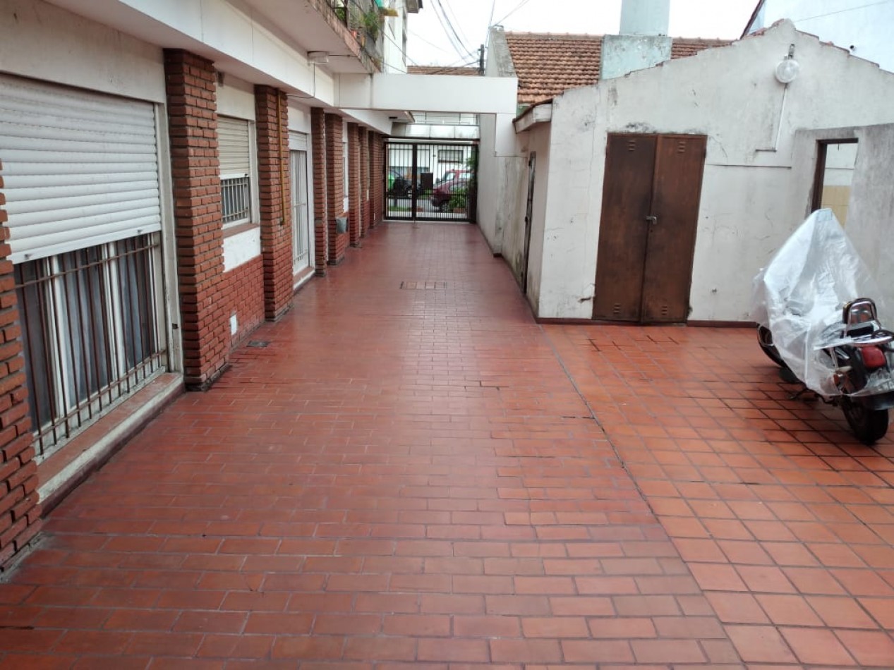 DEPTO.TIPO PH 1ER.X ESCALERA LATERAL. SAN JOSE.