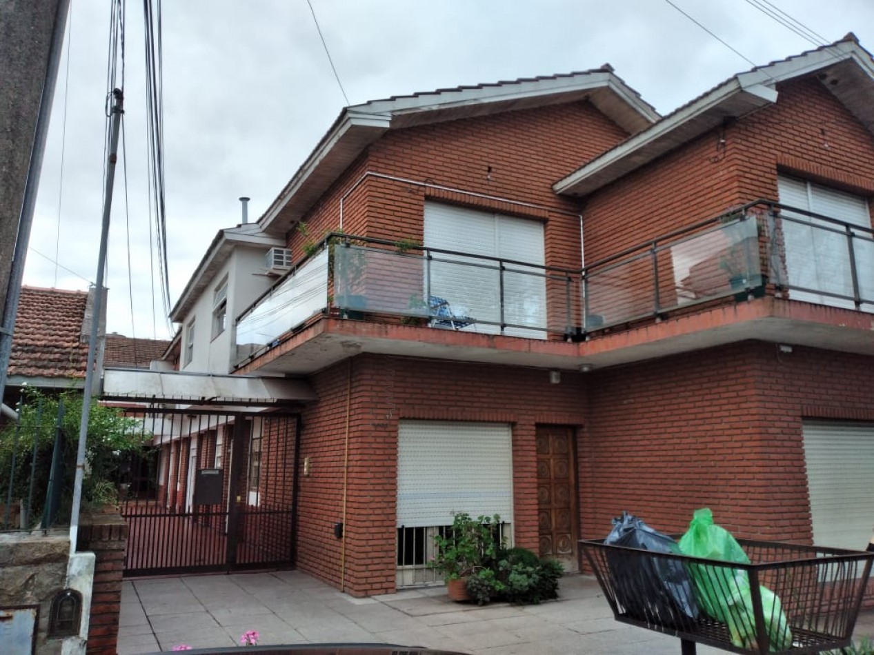 DEPTO.TIPO PH 1ER.X ESCALERA LATERAL. SAN JOSE.