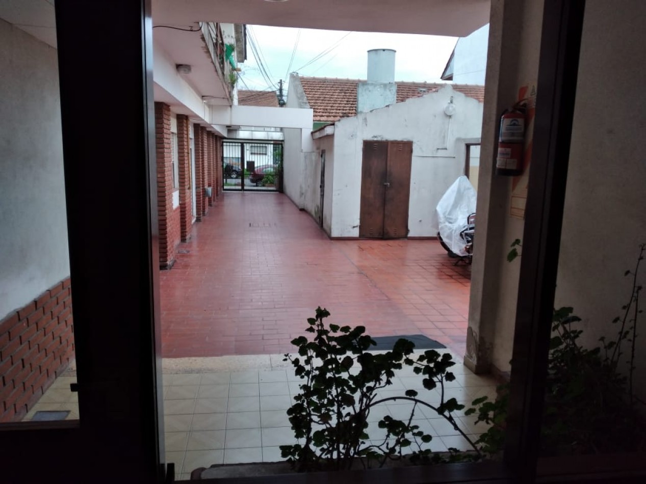 DEPTO.TIPO PH 1ER.X ESCALERA LATERAL. SAN JOSE.