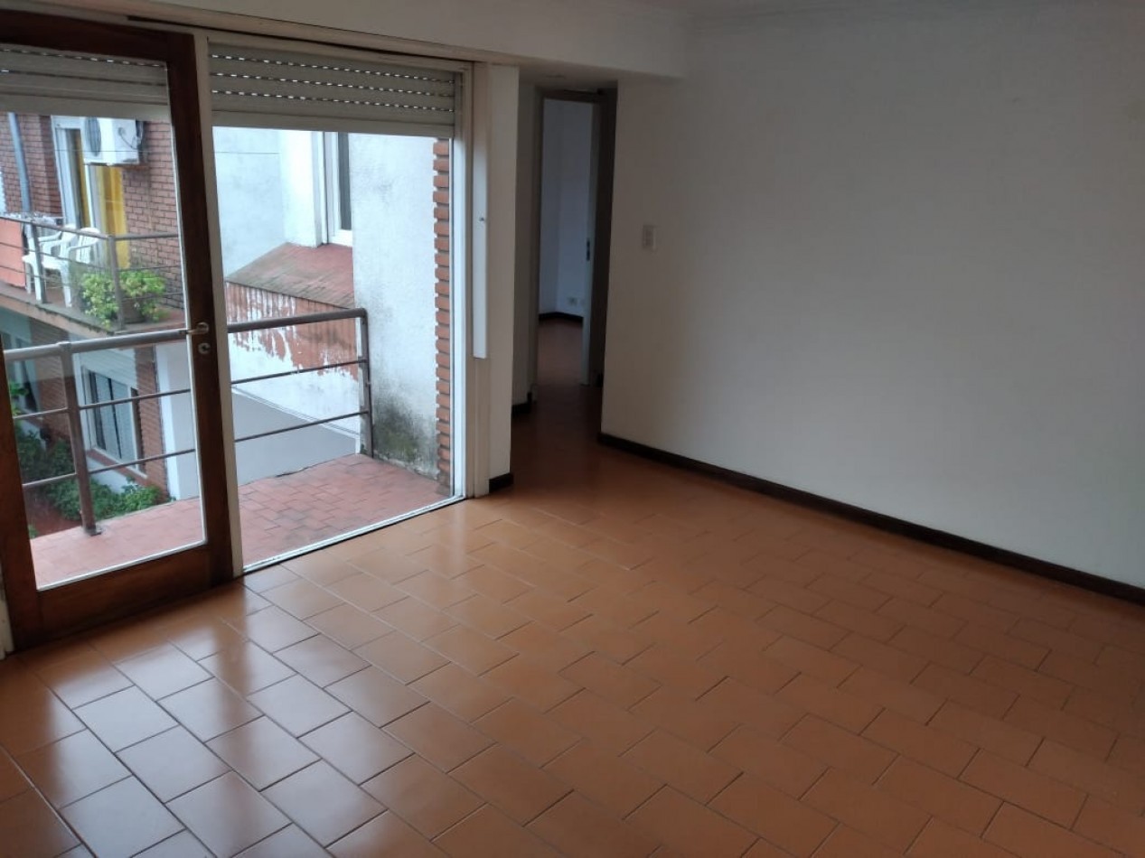 DEPTO.TIPO PH 1ER.X ESCALERA LATERAL. SAN JOSE.