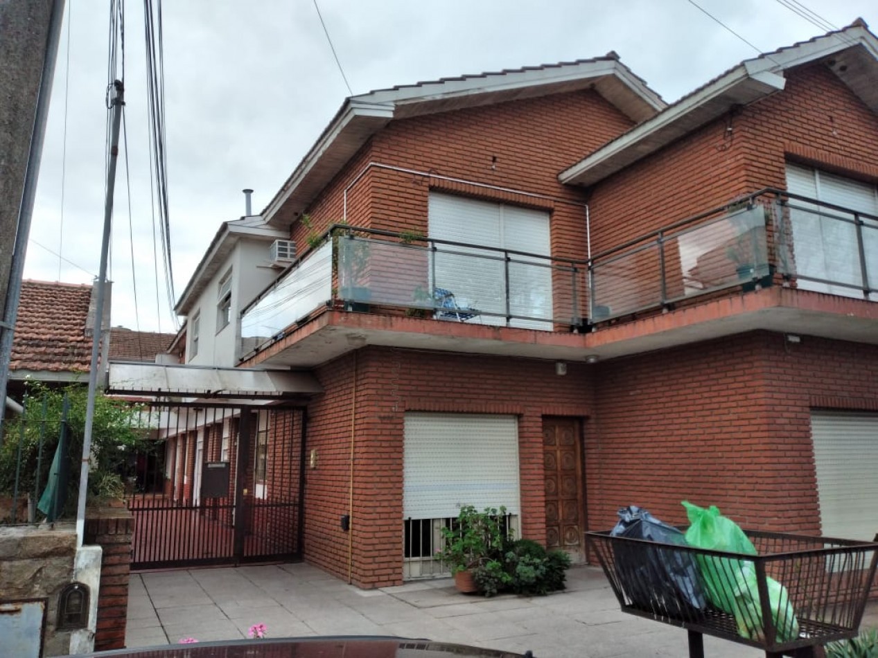 DEPTO.TIPO PH 1ER.X ESCALERA LATERAL. SAN JOSE.
