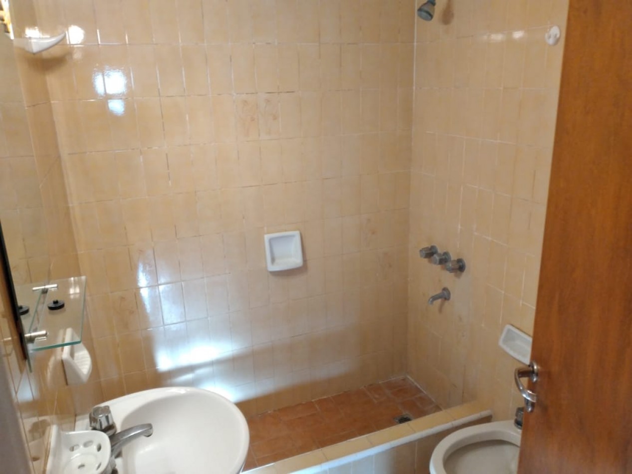 DEPTO.TIPO PH 1ER.X ESCALERA LATERAL. SAN JOSE.