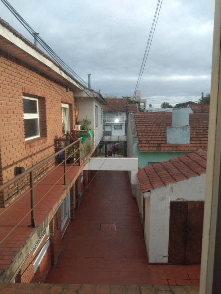 DEPTO.TIPO PH 1ER.X ESCALERA LATERAL. SAN JOSE.