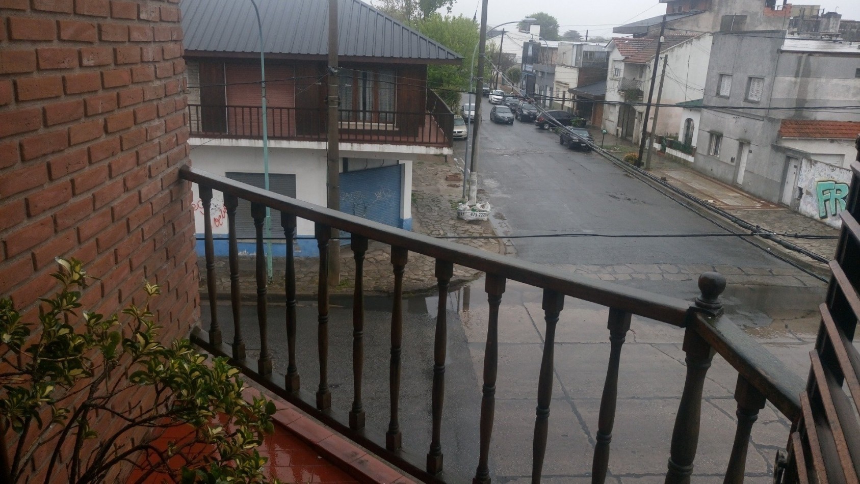 CASA EN PLANTA ALTA MAS LOCAL EN ESQUINA.