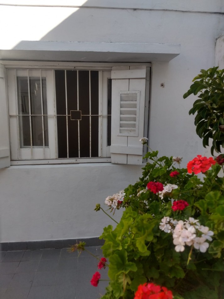 PH 2 AMB.POR PASILLO, CON PATIO y TERRAZA.CON RENTA.