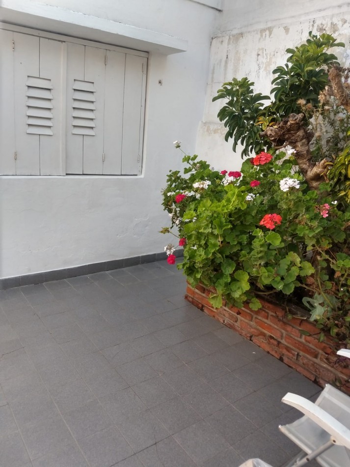 PH 2 AMB.POR PASILLO, CON PATIO y TERRAZA.CON RENTA.