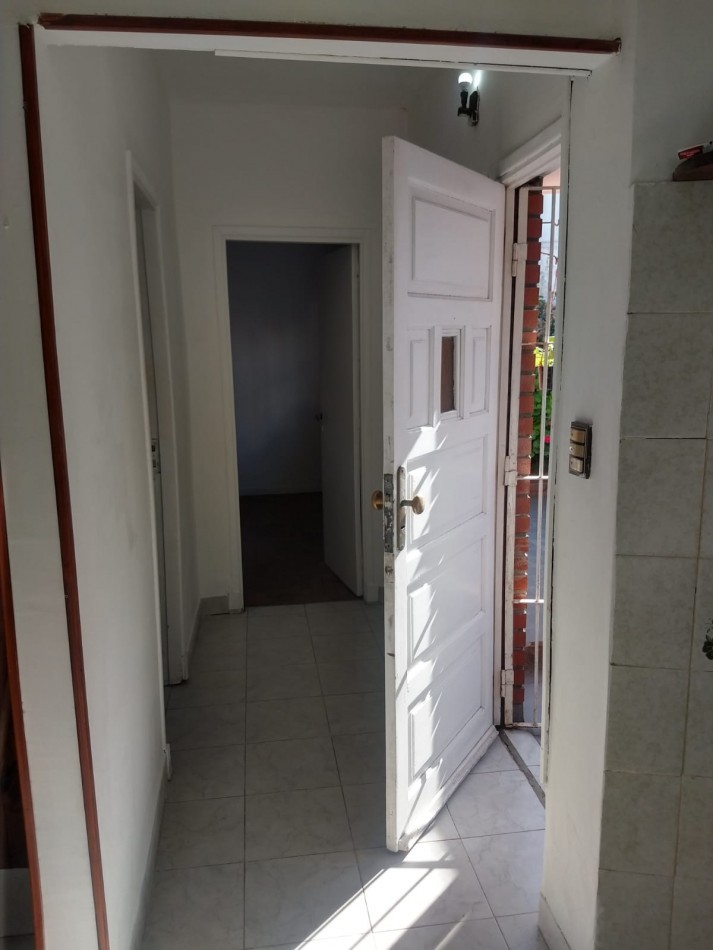 PH 2 AMB.POR PASILLO, CON PATIO y TERRAZA.CON RENTA.