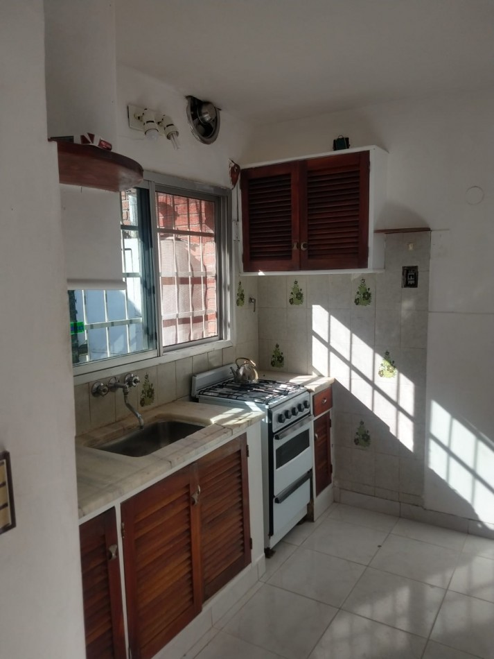 PH 2 AMB.POR PASILLO, CON PATIO y TERRAZA.CON RENTA.