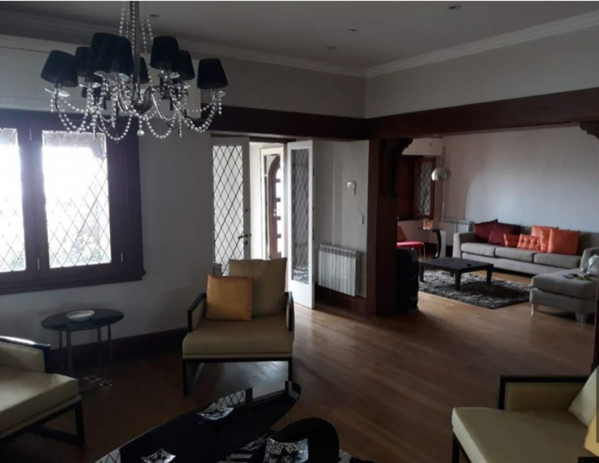 MAGNIFICO CHALET PARA EXIGENTES, FRENTE AL MAR. (LOTE EN PH)