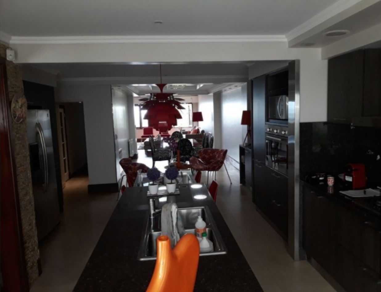 MAGNIFICO CHALET PARA EXIGENTES, FRENTE AL MAR. (LOTE EN PH)