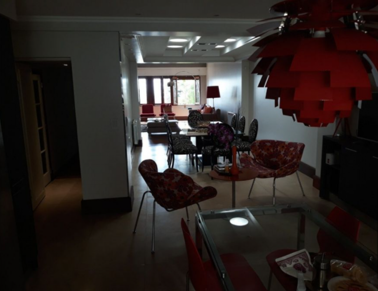 MAGNIFICO CHALET PARA EXIGENTES, FRENTE AL MAR. (LOTE EN PH)