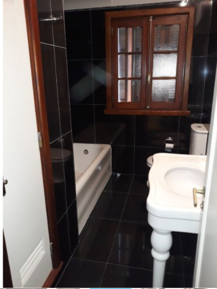 MAGNIFICO CHALET PARA EXIGENTES, FRENTE AL MAR. (LOTE EN PH)
