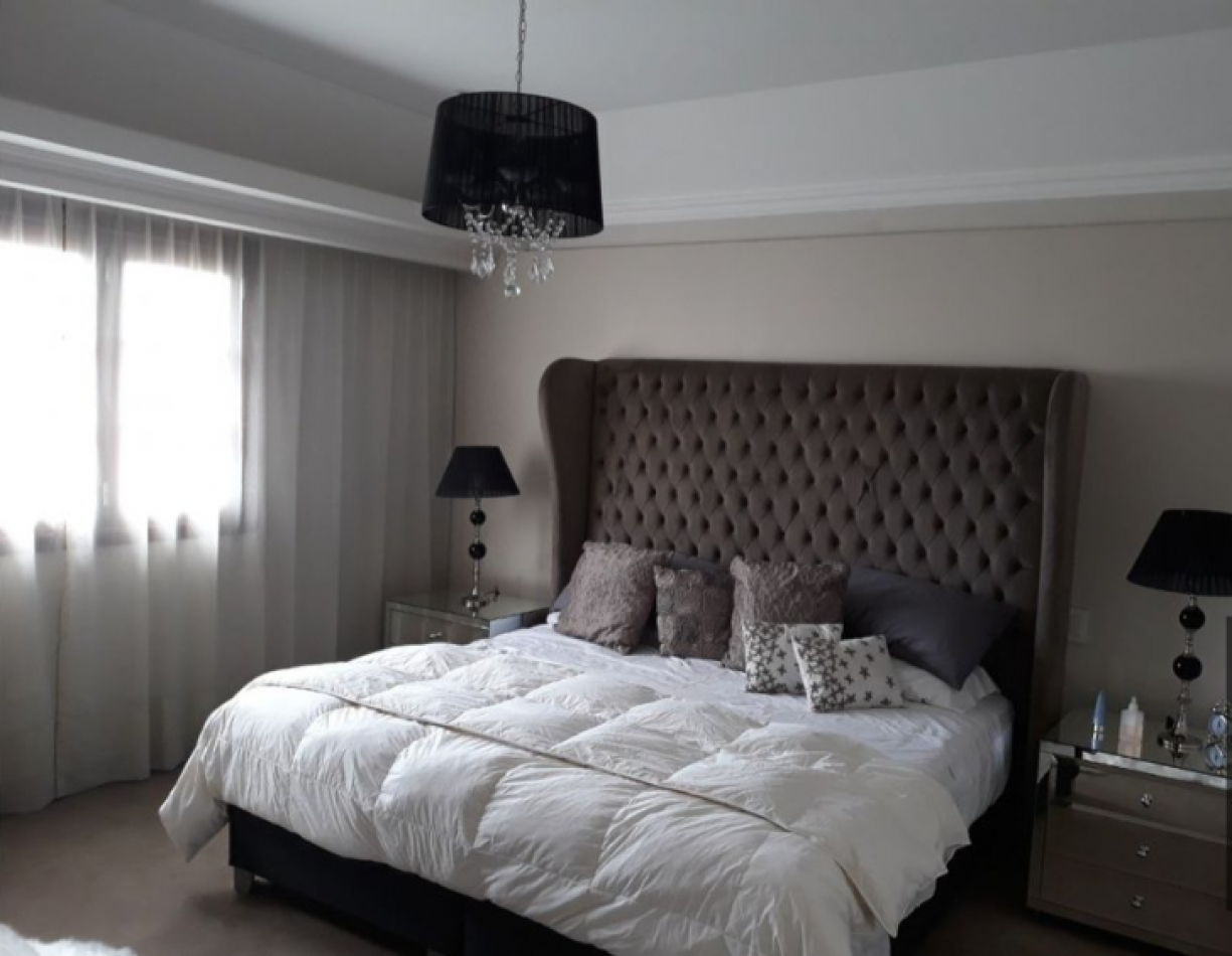MAGNIFICO CHALET PARA EXIGENTES, FRENTE AL MAR. (LOTE EN PH)