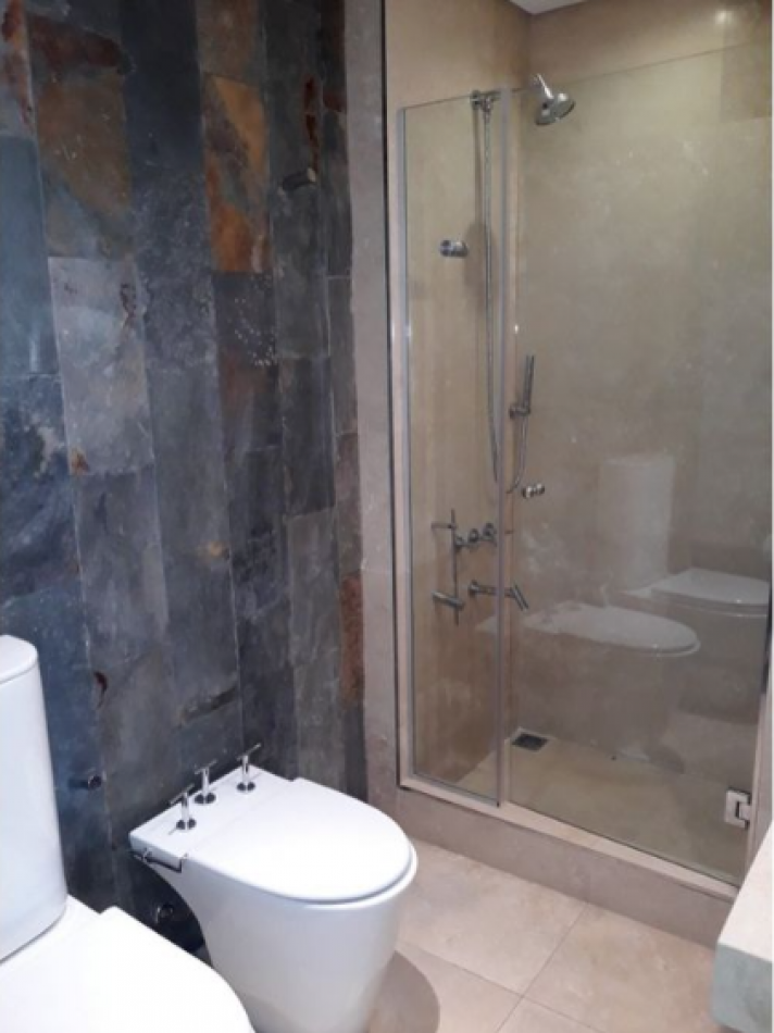 MAGNIFICO CHALET PARA EXIGENTES, FRENTE AL MAR. (LOTE EN PH)