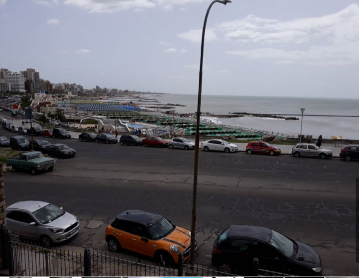 MAGNIFICO CHALET PARA EXIGENTES, FRENTE AL MAR. (LOTE EN PH)