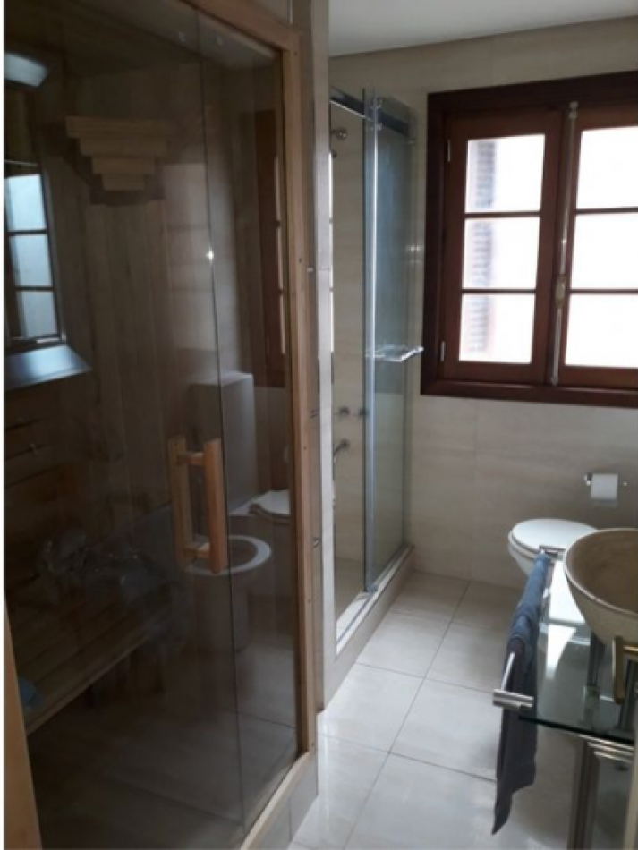 MAGNIFICO CHALET PARA EXIGENTES, FRENTE AL MAR. (LOTE EN PH)
