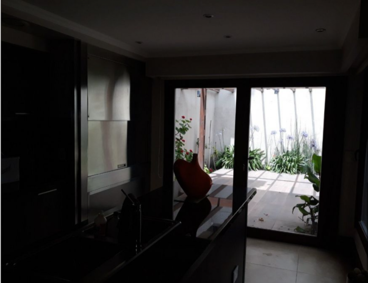 MAGNIFICO CHALET PARA EXIGENTES, FRENTE AL MAR. (LOTE EN PH)