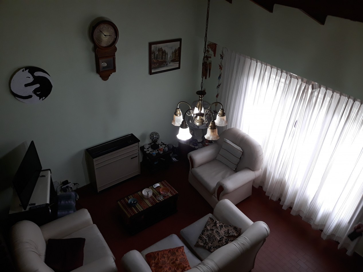 CHALET EN PH AL FRENTE,4 AMB.GGE.JARDIN.