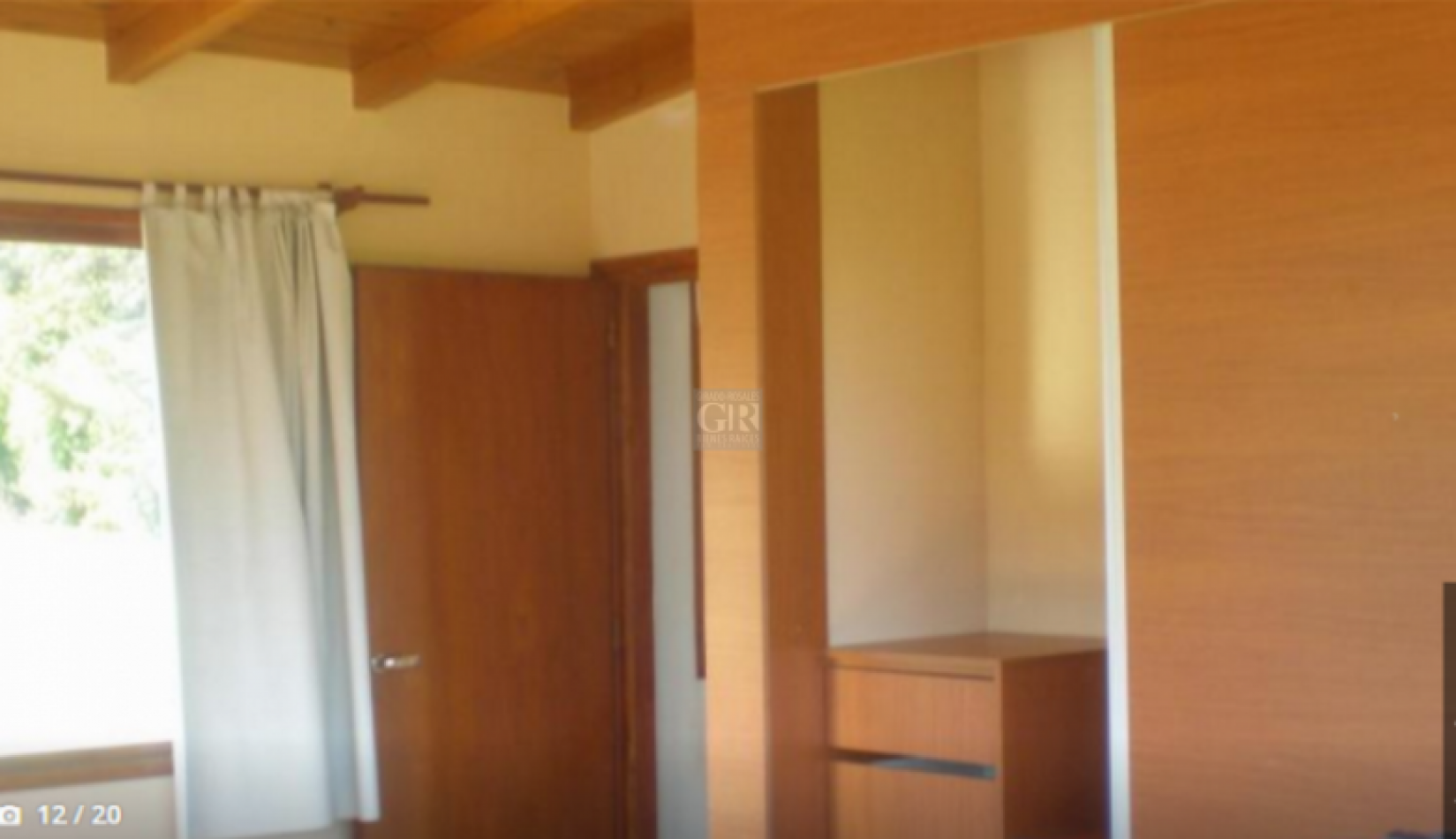 MODERNO CHALET SOBRE 4162 METROS DE LOTE. POSIBILIDAD DE 1 LOTE MAS.