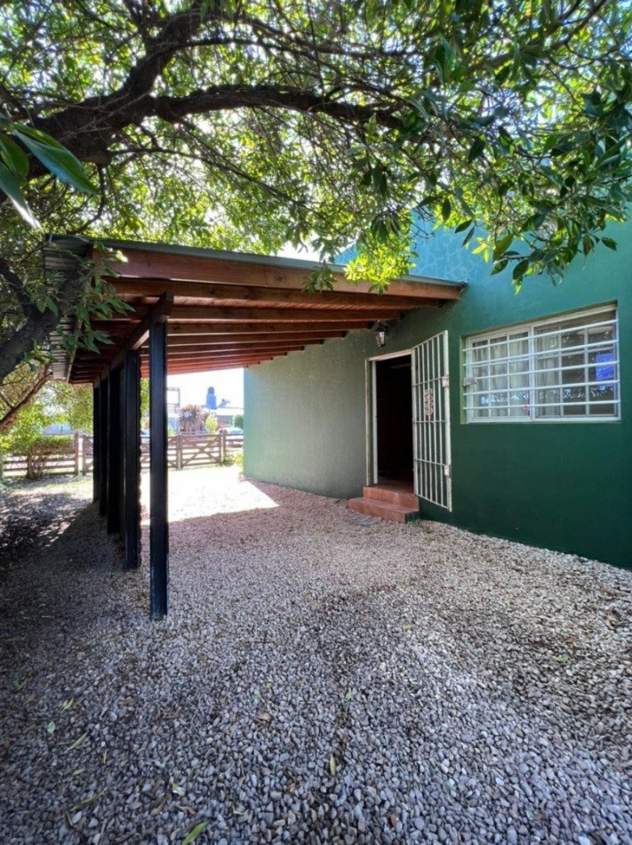 BELLA Y MODERNA CASA TIPO CABAÑA EN SANTA CLARA DEL MAR.