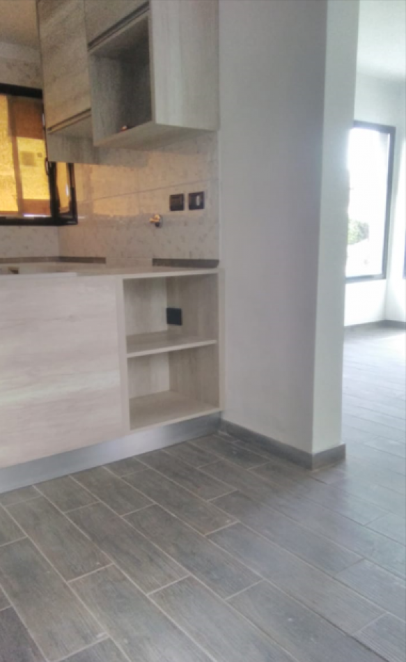 CHALET (PH) 4 AMB.A ESTRENAR, ESPACIO COCHERA. PARQUE LURO.