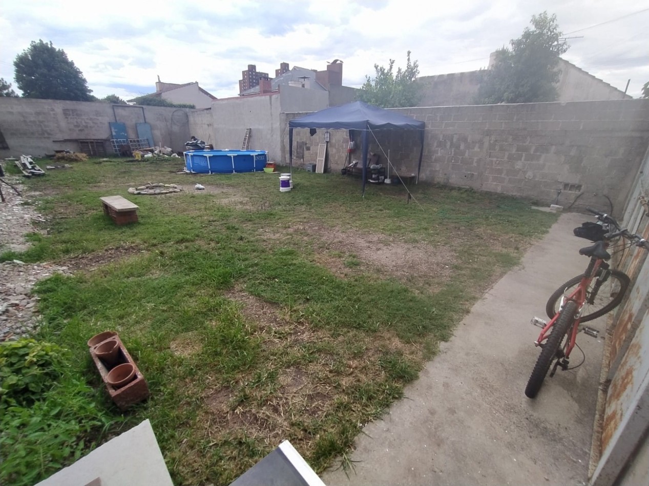 LOTE CON MEJORAS, VILLA PRIMERA.TOMA LOCAL, VEHICULOS.CONSULTE.