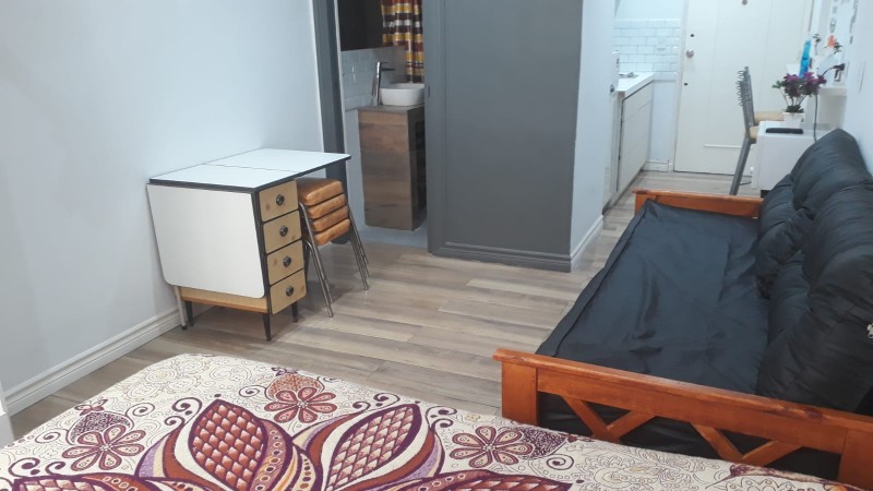 SE VENDE DEPTO. 1 AMBIENTE RECICLADO LURO AL 2300
