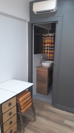 SE VENDE DEPTO. 1 AMBIENTE RECICLADO LURO AL 2300