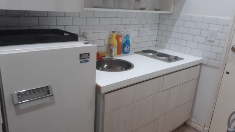 SE VENDE DEPTO. 1 AMBIENTE RECICLADO LURO AL 2300