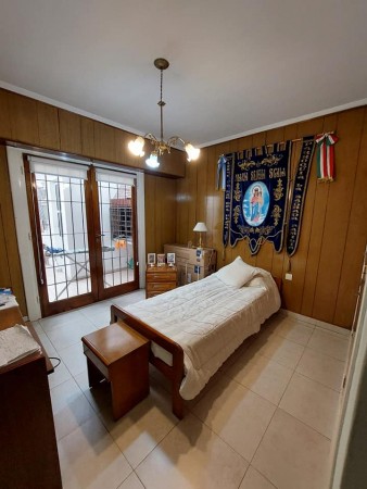 Se vende EXCELENTE PH tipo Chalet de 4 AMBIENTES 