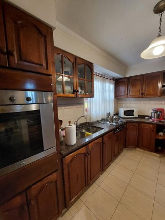 Se vende EXCELENTE PH tipo Chalet de 4 AMBIENTES 