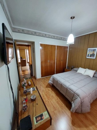 Se vende EXCELENTE PH tipo Chalet de 4 AMBIENTES 