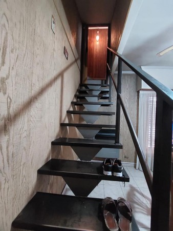 Se vende EXCELENTE PH tipo Chalet de 4 AMBIENTES 