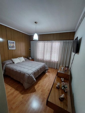 Se vende EXCELENTE PH tipo Chalet de 4 AMBIENTES 