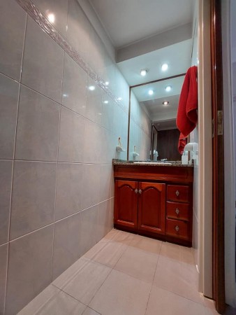 Se vende EXCELENTE PH tipo Chalet de 4 AMBIENTES 