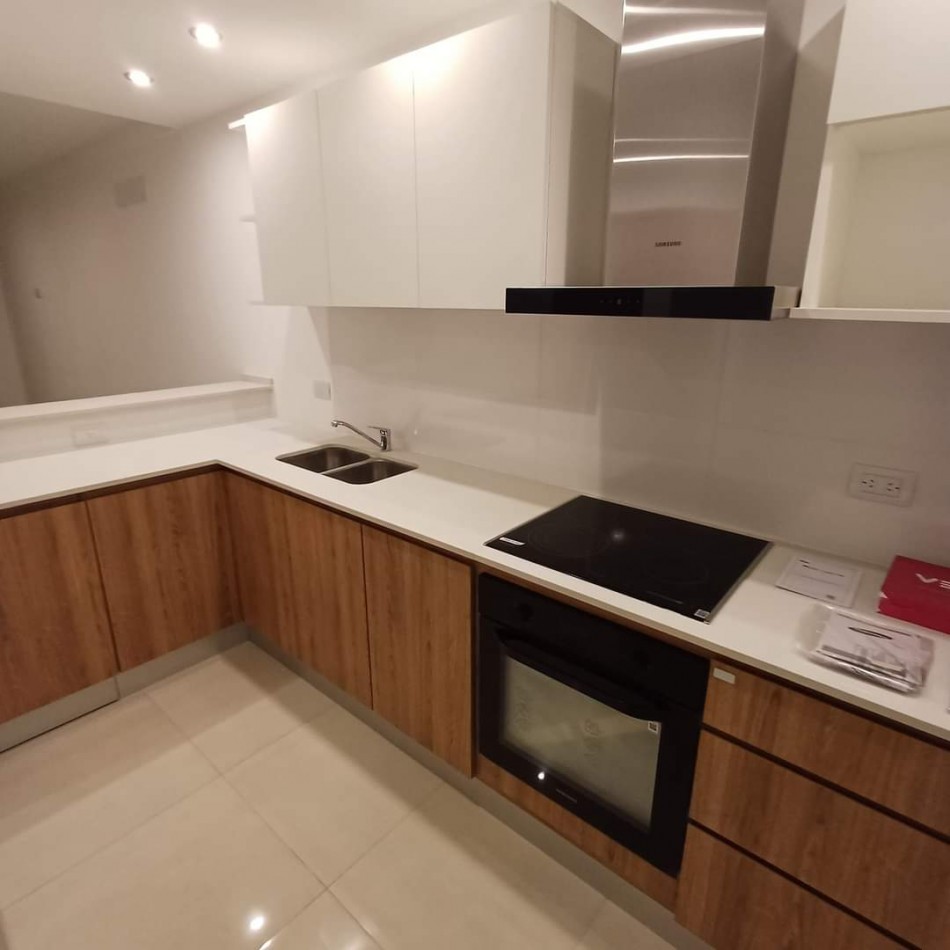 Se vende SEMIPISO 3 Amb. A estrenar!! La Rioja 2400