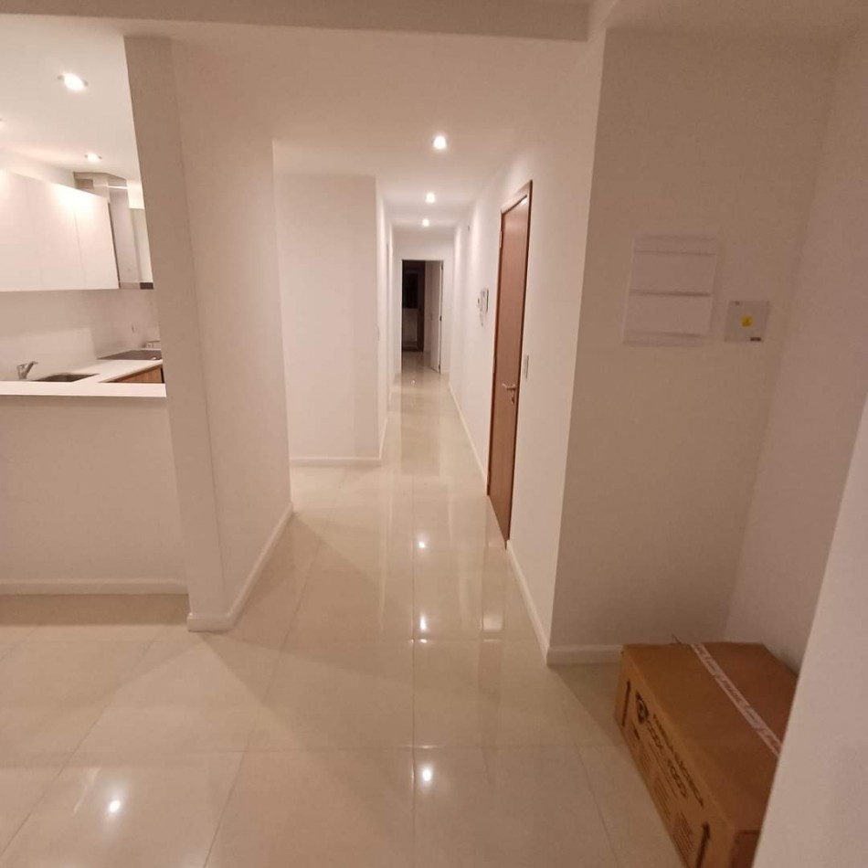 Se vende SEMIPISO 3 Amb. A estrenar!! La Rioja 2400