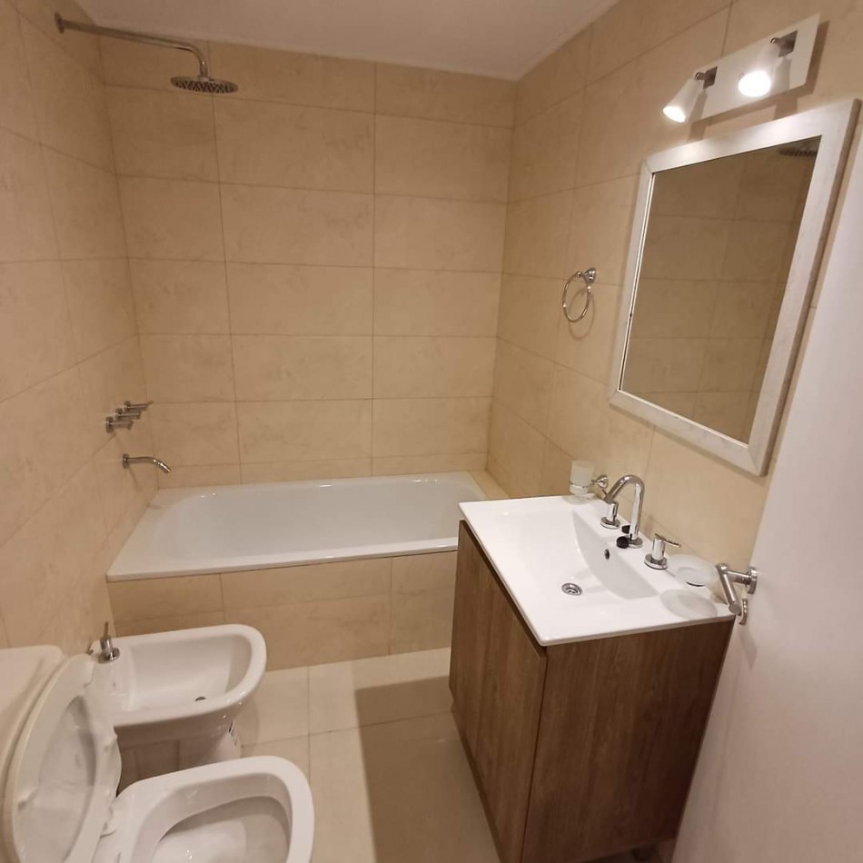 Se vende SEMIPISO 3 Amb. A estrenar!! La Rioja 2400