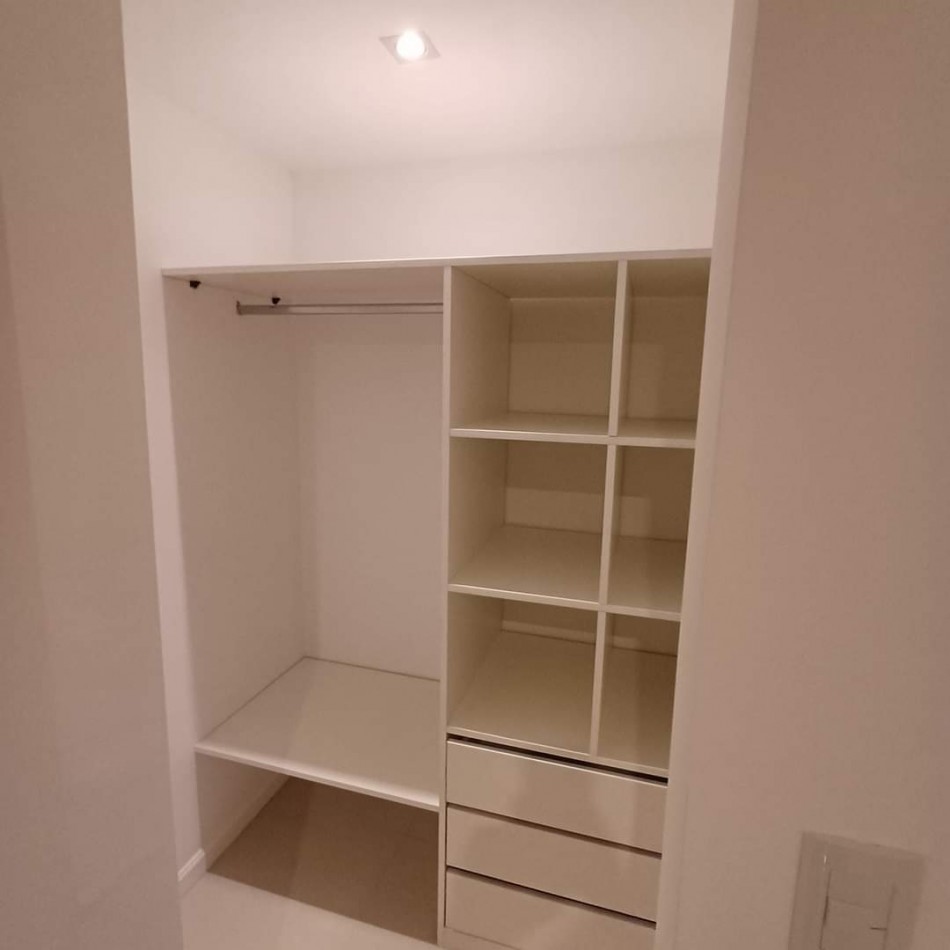 Se vende SEMIPISO 3 Amb. A estrenar!! La Rioja 2400
