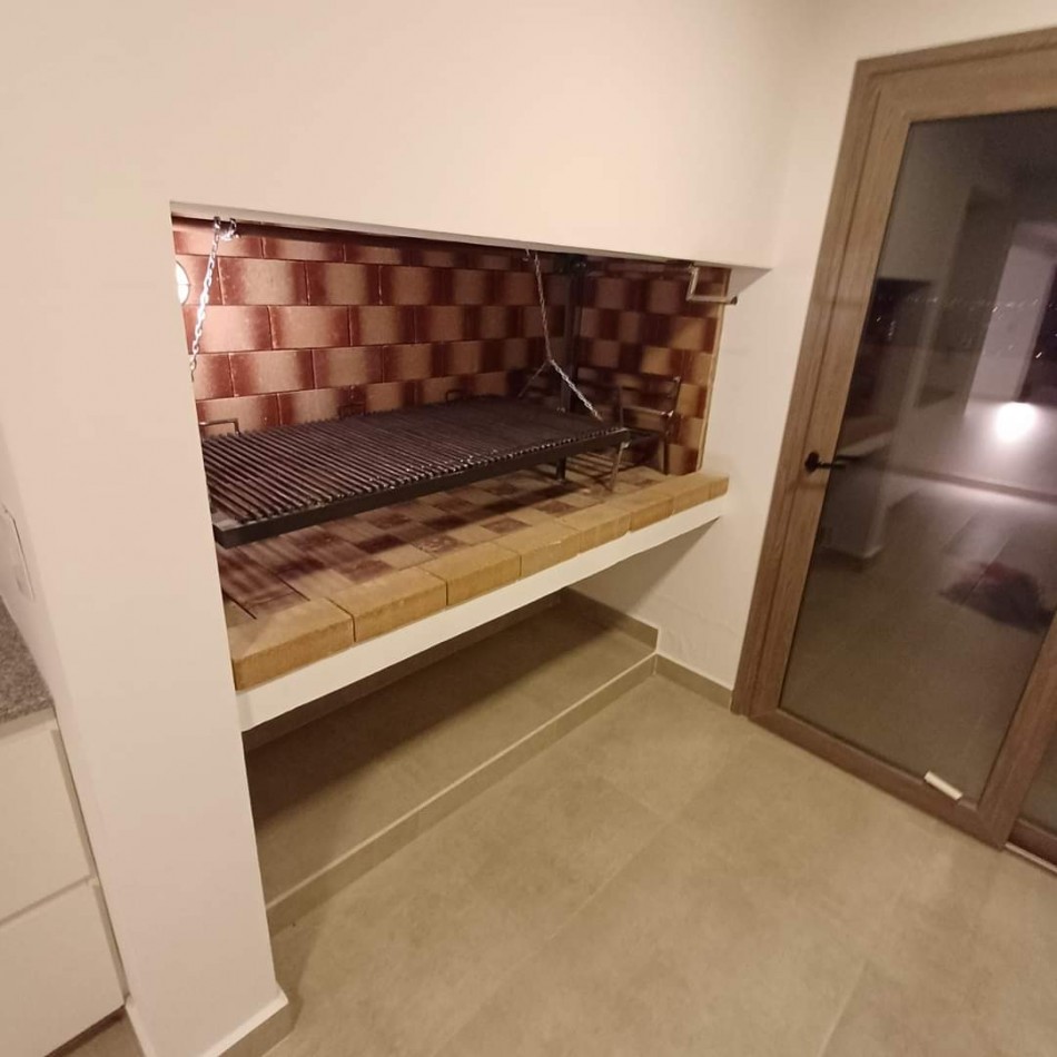 Se vende SEMIPISO 3 Amb. A estrenar!! La Rioja 2400