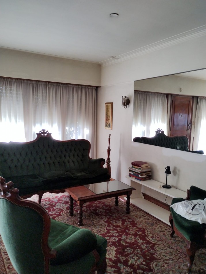 SE VENDE CHALET 4 AMB. CON QUINCHO P/30 PERSONAS
