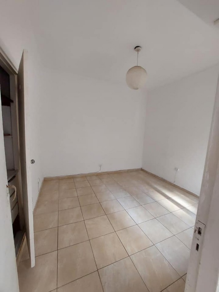 Vendo Depto. 3 amb en La Perla (INTERNO)